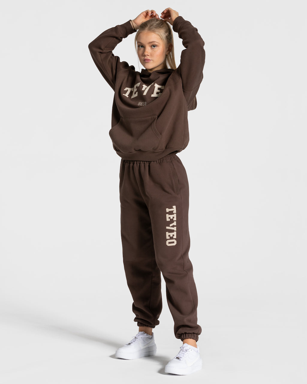 Teveo College Oversized Jogger Dunkelbraun | YQMBCS-965