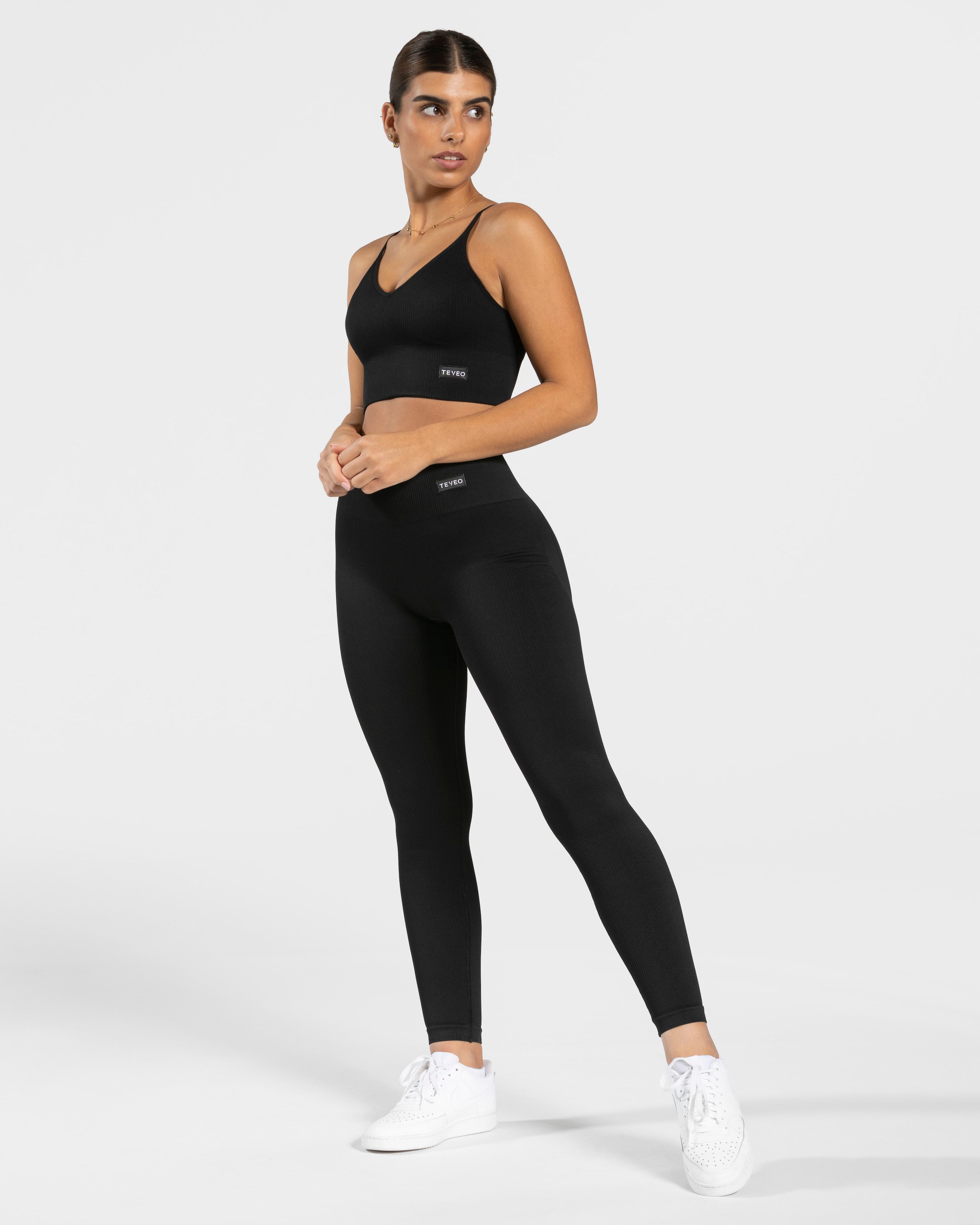 Teveo Elegant Cross Top Schwarz | ZMUGSE-541