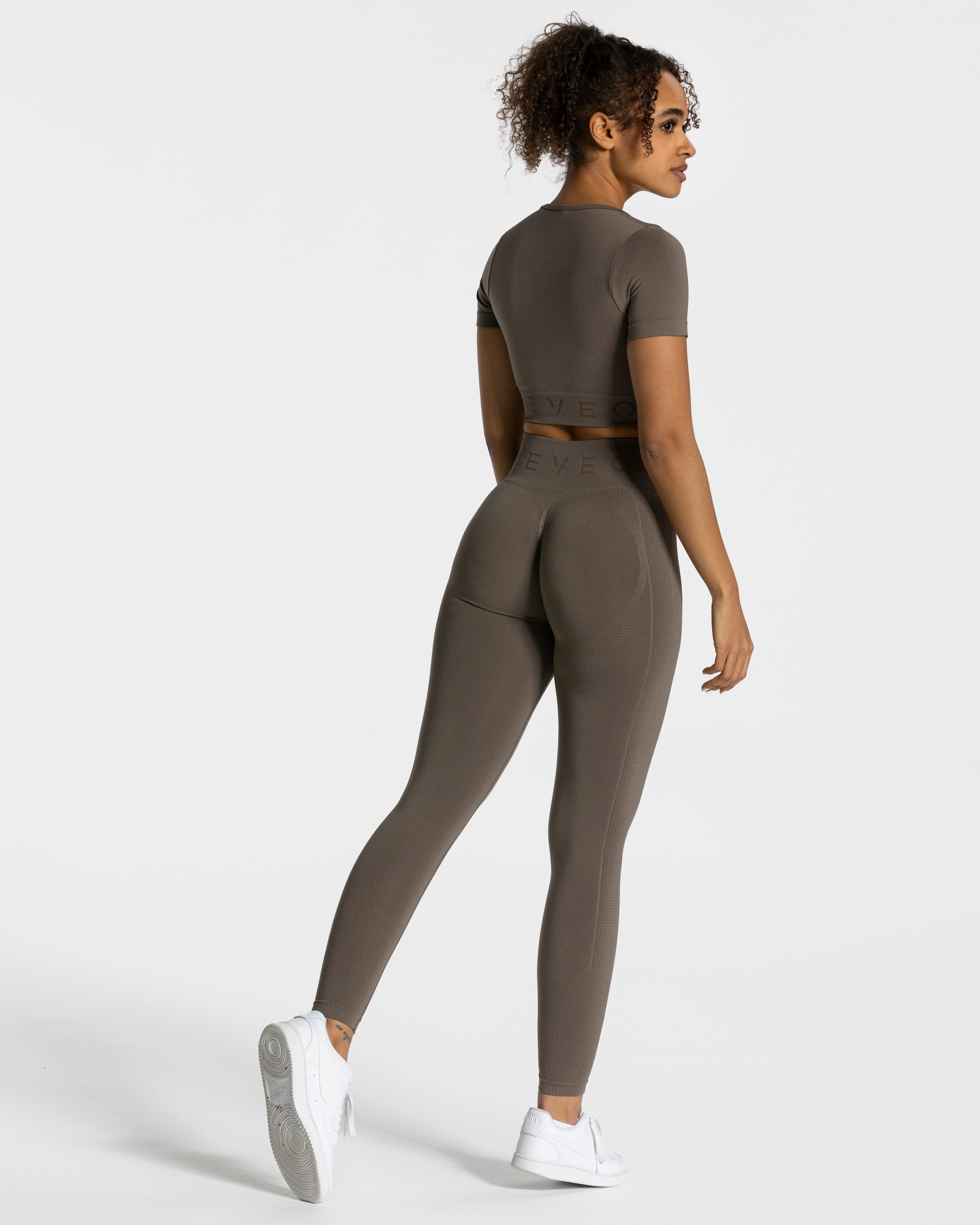 Teveo Focus Crop Top Taupe | NYTFOW-836